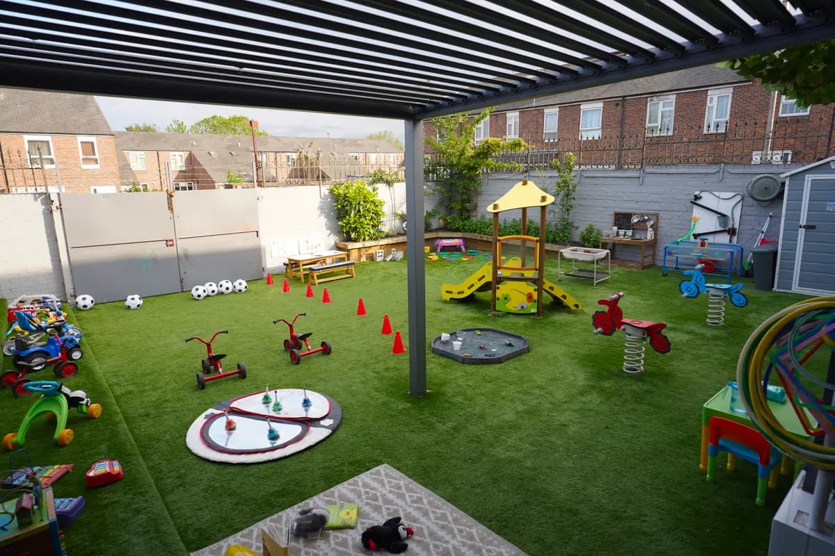 Blue Nest Montessori Borehamwood nursery